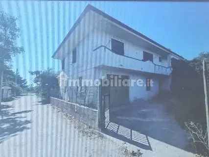 Appartamento all'asta via delle Primule, 2, 88900 Crotone Italia, Crotone