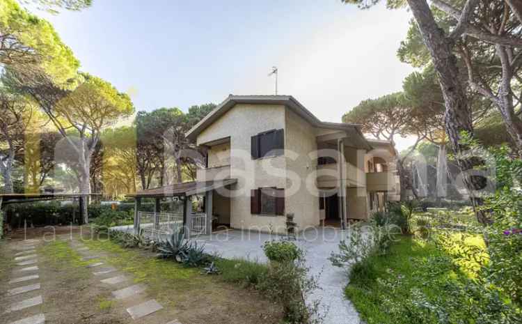 Villa a schiera in Via della Tinca, Grosseto, 9 locali, 3 bagni