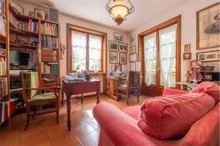 Villa in Via Italia Libera 36, Pozzolengo, 16 locali, 550 m²