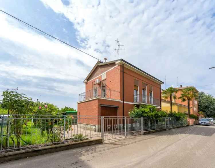 Villa o Villetta in vendita a Modena, Via Andrea Navagero 36