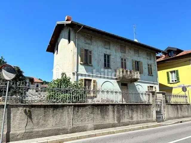 Villa unifamiliare via mazzini , 79, Centro, Angera