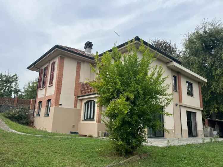 Villa singola in Località Viatosto, Asti, 8 locali, 3 bagni, arredato