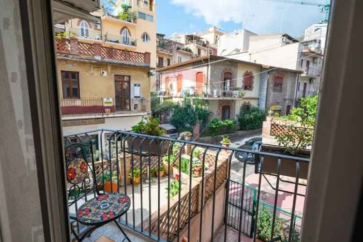 Appartamento in Via Cuseni, Taormina, 8 locali, 4 bagni, 191 m²