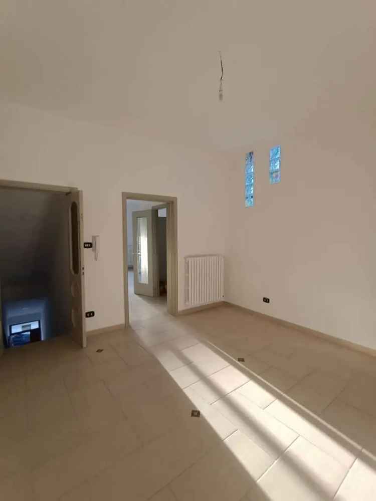 Appartamento in Via Roma, 49, Mesagne (BR)