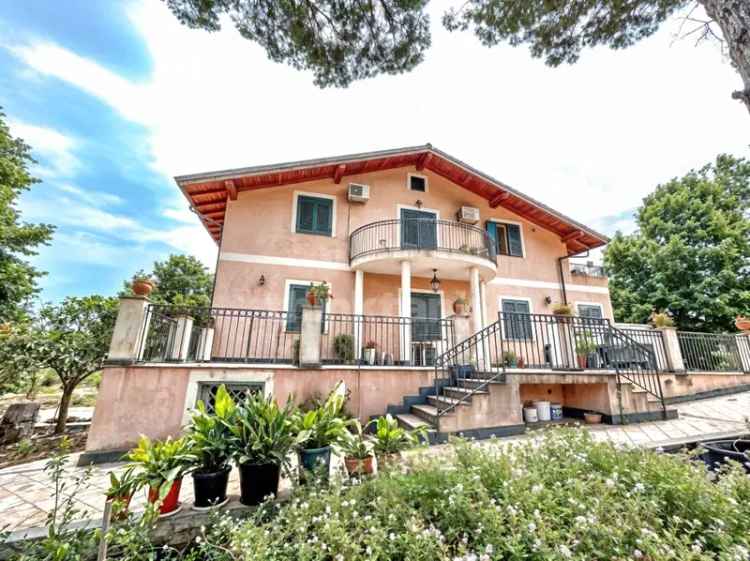 Villa singola in Via vecchiuzzi, Aci Bonaccorsi, 10 locali, 4 bagni