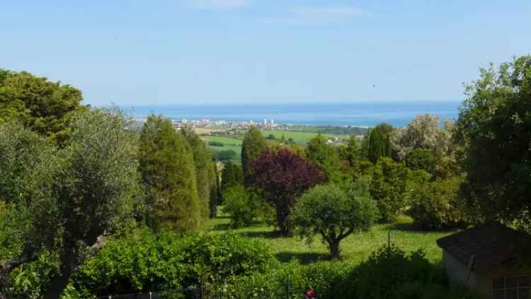 Villa singola in Via Arnaldo da Brescia 16, Senigallia, 6 locali