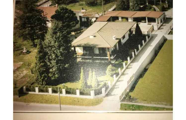 Villa in vendita a Varallo Pombia