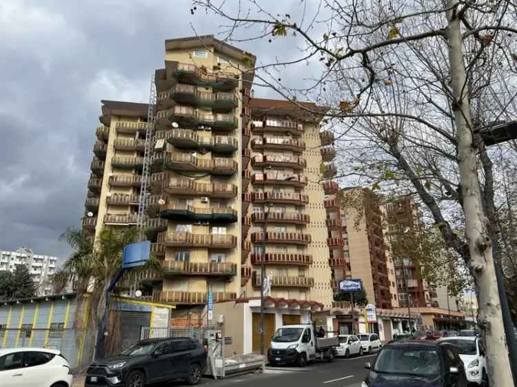 Appartamento in Viale Magna Grecia 468, Taranto, 5 locali, 2 bagni