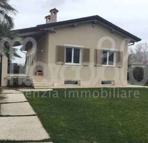 Villa unifamiliare via Viner, Centro, Forte dei Marmi