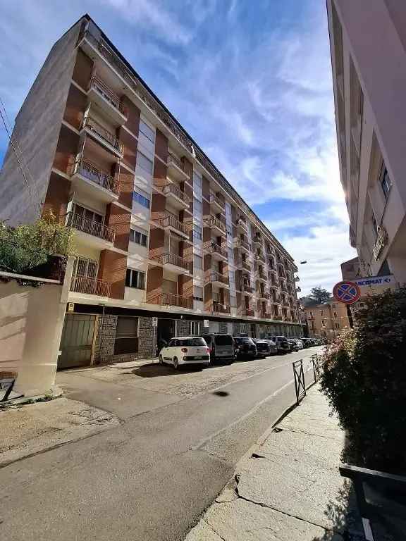 Appartamento in VIA ANTICA ZECCA, Asti, 6 locali, 2 bagni, con box