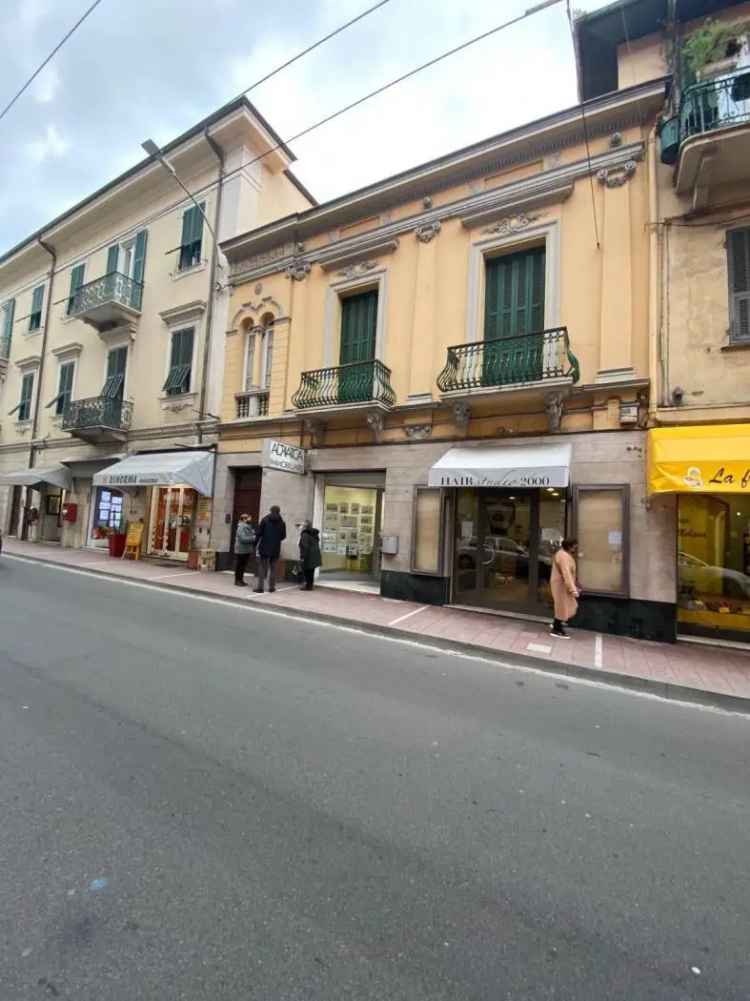 Quadrilocale via Paolo Boselli 28, Centro, Taggia