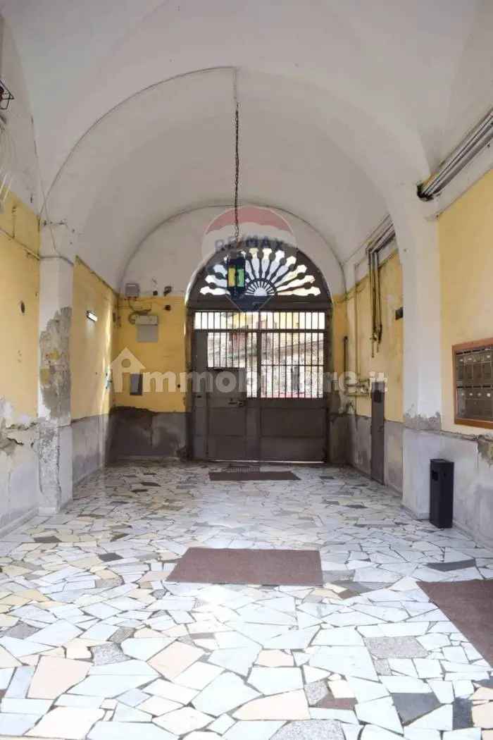 Bilocale via Sant'antonio Abate 255, Tribunali, Napoli