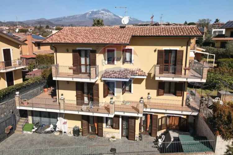 Villa in Corso Marco Polo, Trecastagni, 5 locali, 4 bagni, con box