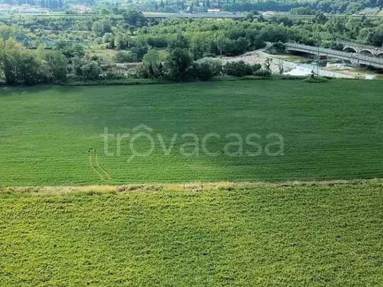 Casale in vendita a Rosciano via della Stazione