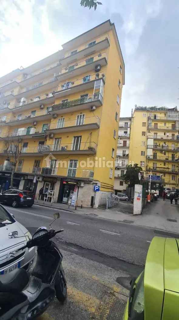 Trilocale via Bernardo Cavallino, Rione Alto, Napoli