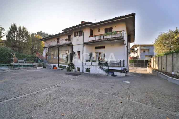 Villa singola in Via Vittorio Veneto, Brembate, 10 locali, 5 bagni