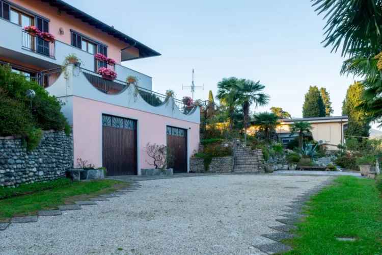 Villa in Via Guglielmo Marconi 19, Besozzo, 14 locali, 3 bagni, 350 m²