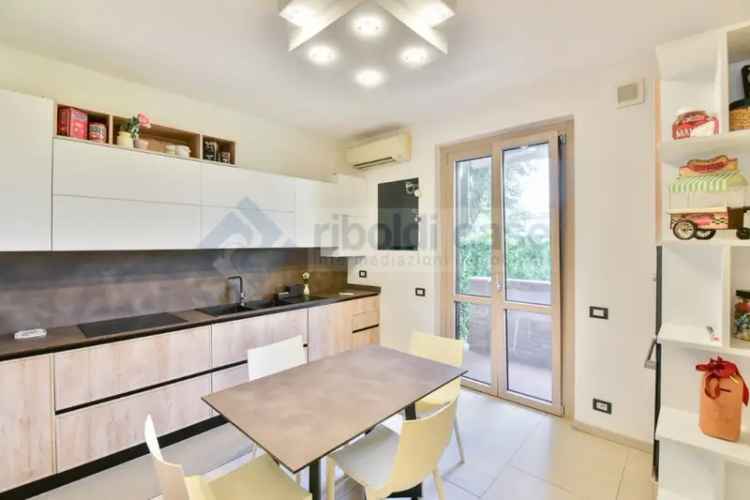 Villa a schiera in VIA DA VINCI, Cabiate, 5 locali, 3 bagni, 190 m²