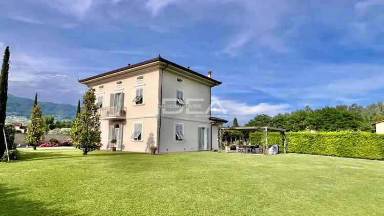 Villa in Via del Cimitero, Capannori, 6 locali, 3 bagni, 320 m²