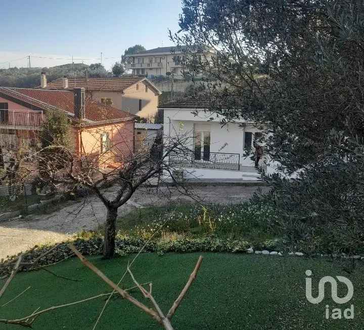 Vendita casa indipendente 8 locali di 180 m² in Silvi (64028) - 104764 - iad