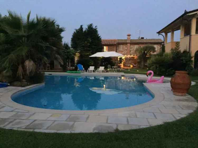 Villa plurifamiliare, ottimo stato, 1100 m², Pietrasanta