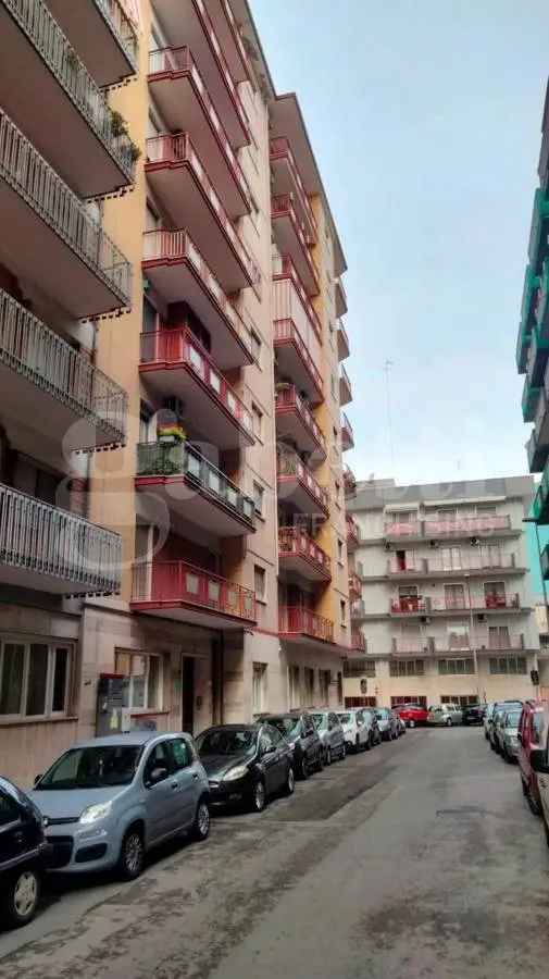 Appartamento in Via Ugo De Carolis, 10, Taranto (TA)