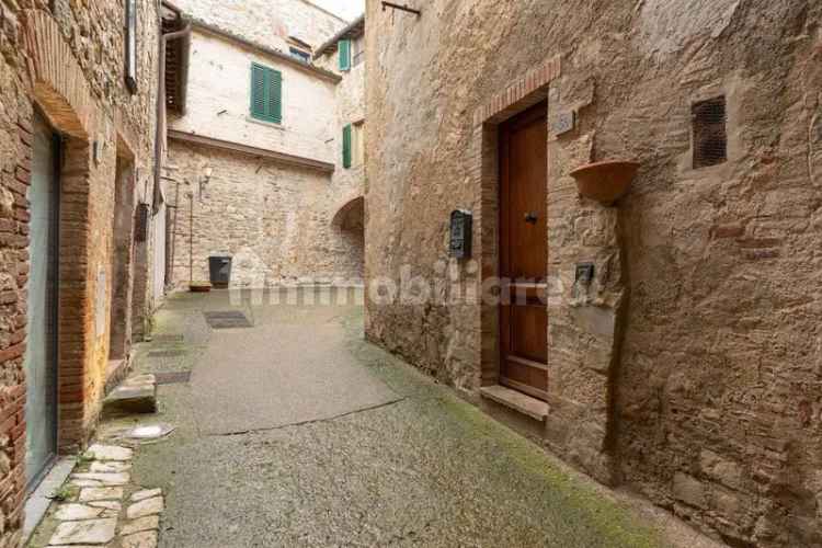 Quadrilocale via delle Volte, Centro, Castellina in Chianti