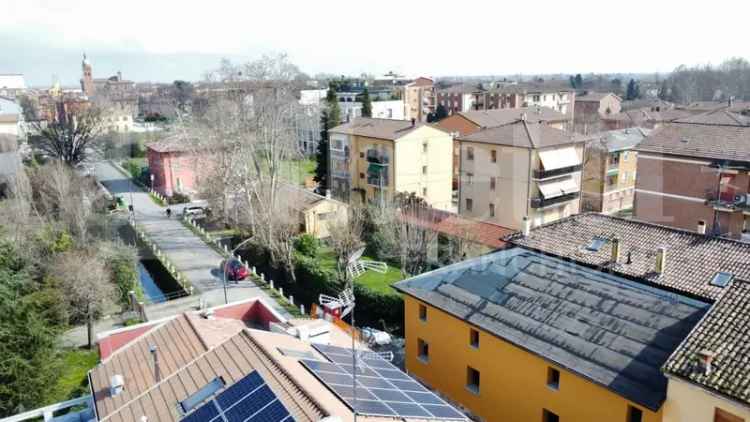 Quadrilocale via Castagnolo, 17, Centro, San Giovanni in Persiceto