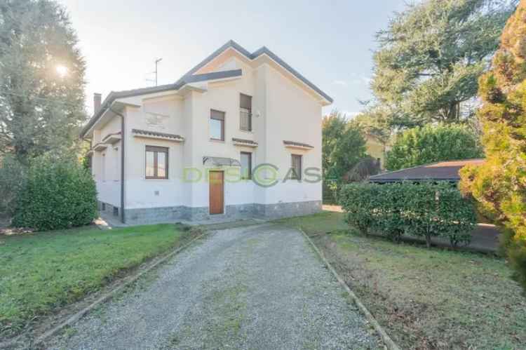 Villa in VIA STOPPANI, Bovisio-Masciago, 5 locali, 2 bagni, con box