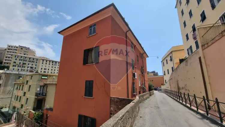 Appartamento in Salita Caldetto, Genova, 5 locali, 1 bagno, 90 m²