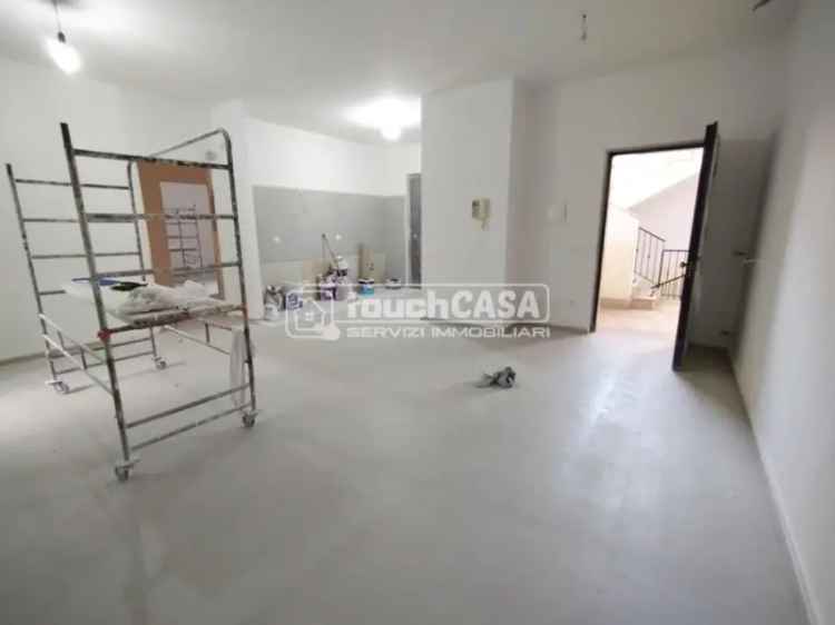 Appartamento in Via Limitone, Teverola, 2 bagni, con box, 90 m²