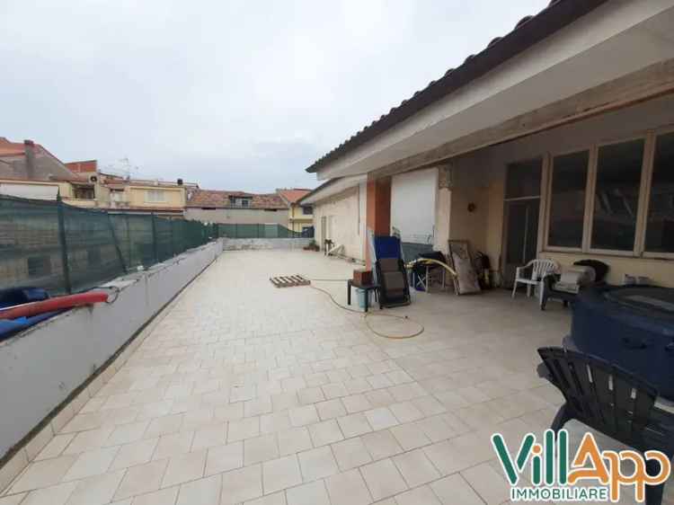 Appartamento in Via Antonio Marzano, Fondi, 8 locali, 3 bagni, 190 m²