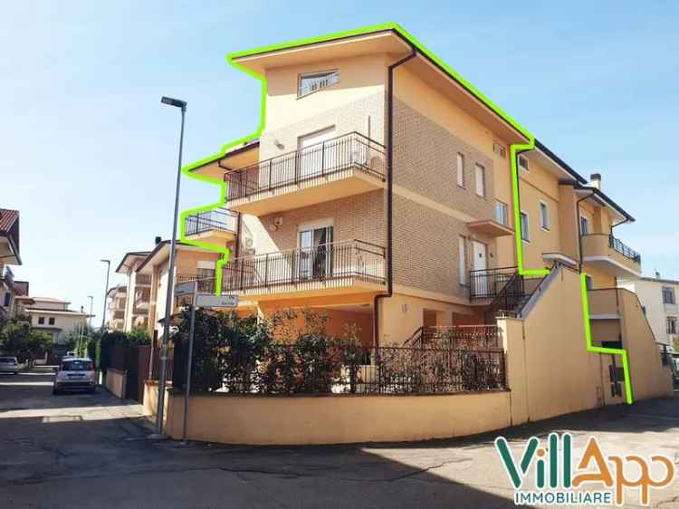 Villa in Via Campania, Fondi, 10 locali, 4 bagni, giardino privato