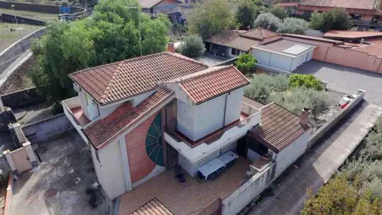 Villa in Strada Viola 43, Misterbianco, 5 locali, 2 bagni, posto auto