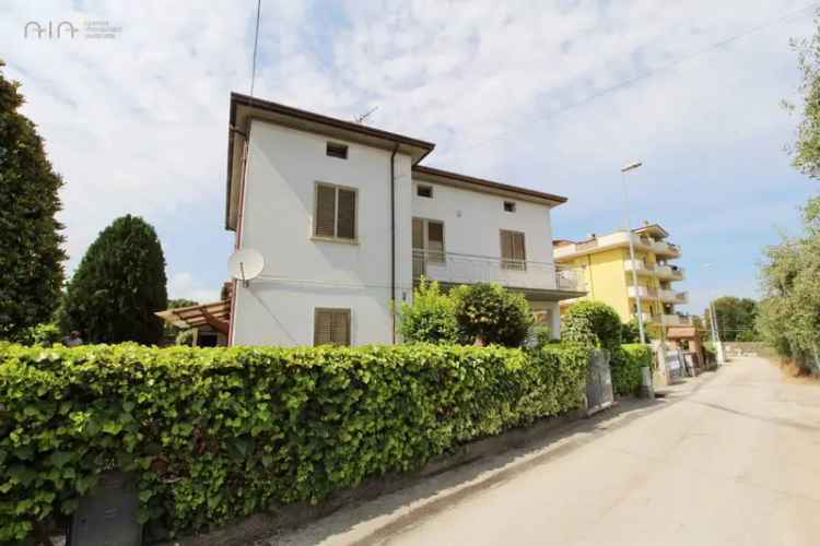 Villa unifamiliare via 28 Settembre, Contrada dei Tigli, Via degli Oleandri, Alba Adriatica