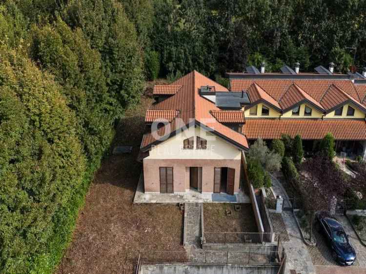 Villa in Via Donatori di Sangue 39, Lesmo, 6 locali, 3 bagni, 273 m²