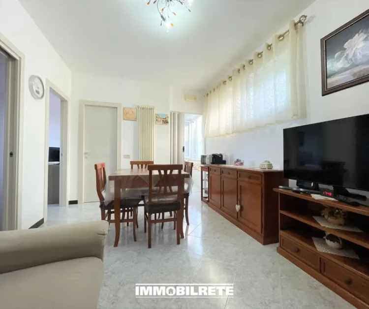 Trilocale viale Magna Grecia, Centro, Matera