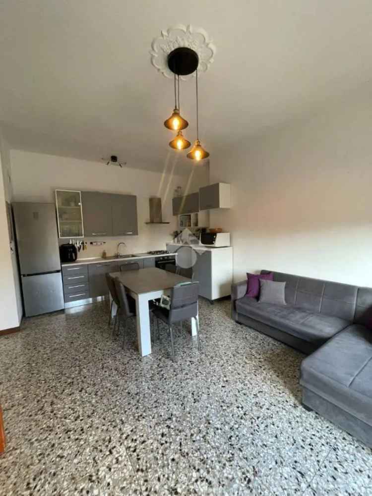 Villa bifamiliare, buono stato, 140 m², Semicentro, Chieri