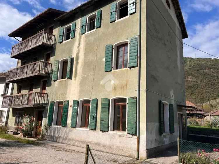 Casa colonica via Anzù 6, Anzù, Feltre