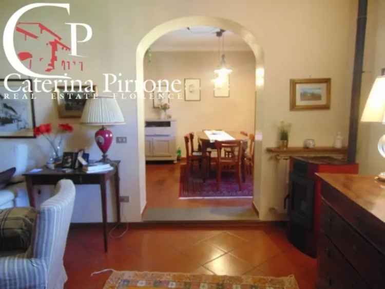 Appartamento in Via Ponte Vecchio, Dicomano, 5 locali, 2 bagni, 100 m²