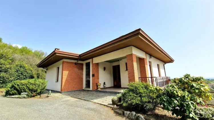 Villa in Strada della Burcina, Biella, 4 locali, 1 bagno, 130 m²