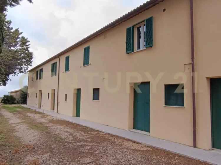 Casa singola 350 mq 17 locali colline Maremmane