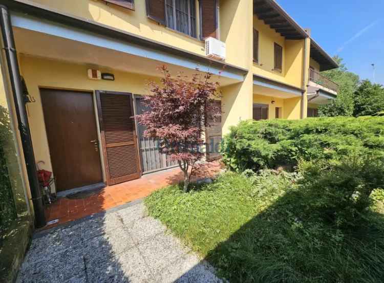 Villa a schiera in Via Salvo D'acquisto 0, Robecco sul Naviglio