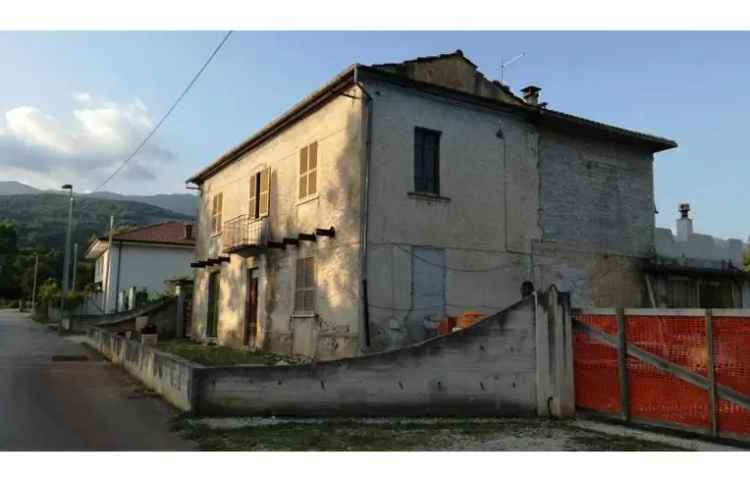 Casa indipendente in vendita a Castelliri