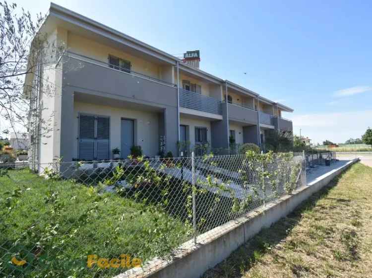 Villa a schiera in Via Cesare Angelini, Cesena, 4 locali, 2 bagni