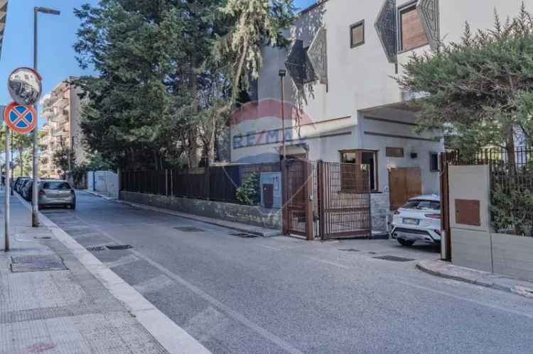 Villa in Stradella Barone, Bari, 6 locali, 3 bagni, giardino privato