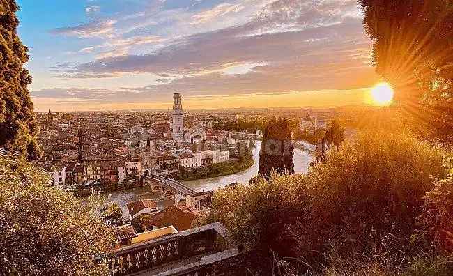 Appartamento piazza Brà, Centro Storico, Verona