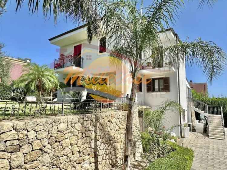 Villa in Strada Tremmilia 3, Siracusa, 8 locali, 4 bagni, 265 m²