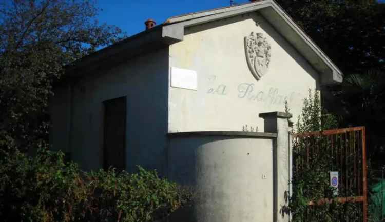 CASA SINGOLA CON GIARIDNO E AUTORIMESSE