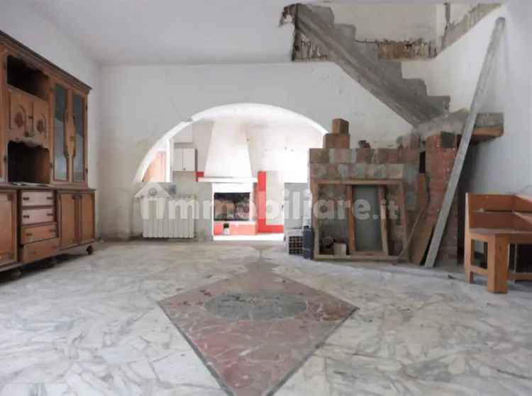 Casa colonica via Salaiola, Molin Nuovo - Monterappoli, Empoli